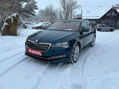 Gebraucht Skoda Superb Style 190 PS (139 kW) 2022 Modra lava/lava blau Kombi