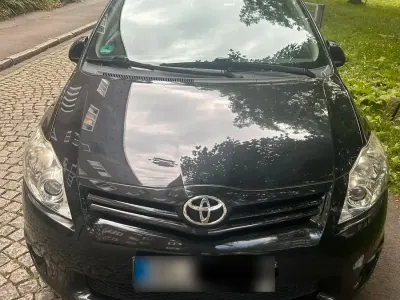 Gebraucht Toyota Auris 132 PS (97 kW) 2012 Schwarz Limousine