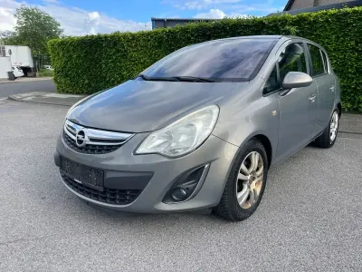 Gebraucht Opel Corsa Innovation 95 PS (69 kW) 2012 Grau Kleinwagen