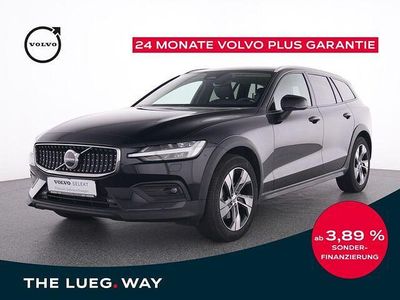 Gebraucht Volvo V60 CC Plus 197 PS (144 kW) 2023 Schwarz onyx black / metallic Kombi