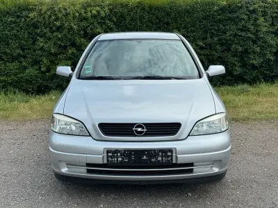 Gebraucht Opel Astra 106 PS (77 kW) 2001 Silber Limousine