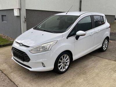 Weiß Gebraucht 2016 Ford B-MAX Titanium Van / Kleinbus | 8.200 € (Fairer Preis)