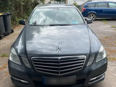 Gebraucht Mercedes E250 204 PS (150 kW) 2011 Grau Limousine