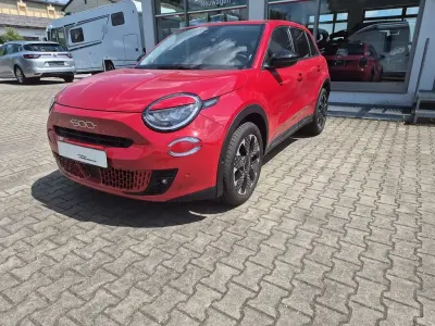 Gebraucht Fiat 600 La Prima 101 PS (74 kW) 2025 Rot SUV