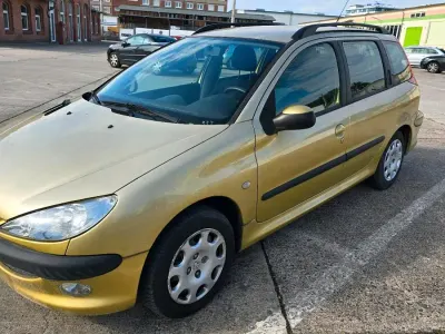 Gebraucht Peugeot 206 88 PS (64 kW) 2004 Gold Kombi