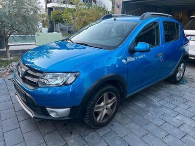 Second-hand Dacia Sandero Prestige 90 CP (66 kW) 2015 Albastru Berlinǎ