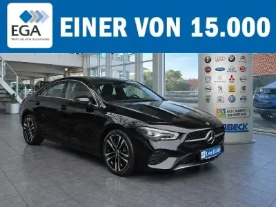 Gebraucht Mercedes CLA180 Advanced 136 PS (100 kW) 2024 Kosmosschwarz Limousine