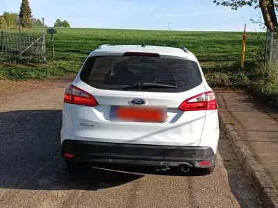 Gebraucht Ford Focus 163 PS (119 kW) 2012 Weiß Kombi