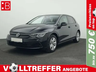 Gebraucht VW Golf VIII Life 150 PS (110 kW) 2023 Deep black (metallic) Limousine
