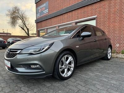 Grau Gebraucht 2019 Opel Astra Ultimate Limousine | 13.880 € (Fairer Preis)