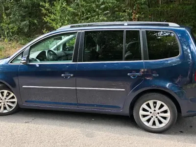 Gebraucht VW Touran 140 PS (102 kW) 2011 Blau Van / Kleinbus