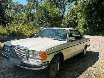 Weiß Gebraucht 1977 Mercedes 230 Coupé | 8.500 €