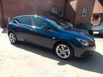 Usata Opel Astra Elegance 131 CV (96 kW) 2019 Blu Berlina