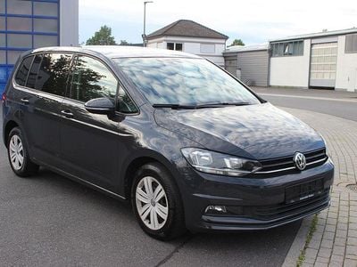 Grau Gebraucht 2019 VW Touran Trendline Van / Kleinbus | 16.300 € (Guter Preis)