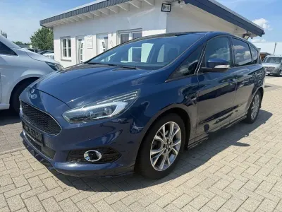 Gebraucht Ford S-MAX ST-Line 160 PS (117 kW) 2018 Blazerblau Van / Kleinbus