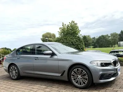 Gebraucht BMW 530 Sport Line 252 PS (185 kW) 2019 Bluestone metallic Limousine