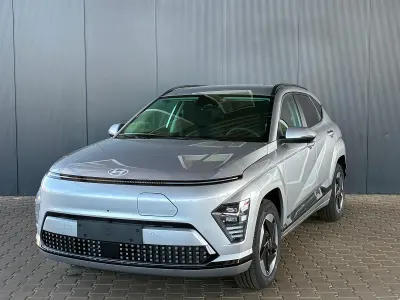 Neu Hyundai Kona Comfort 160 kW (218 PS) 2025 Shimmering silver SUV