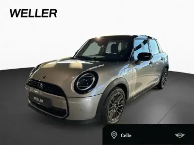 Usado Mini Cooper Classic 156 HP (114 kW) 2024 Prateado Citadino