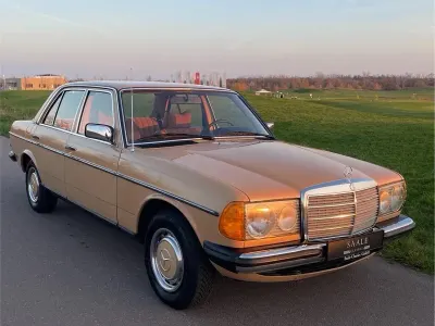 Gebraucht Mercedes 240 72 PS (52 kW) 1979 Beige Limousine