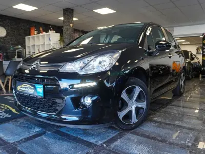Gebraucht Citroën C3 SELECTION 82 PS (60 kW) 2016 Schwarz Limousine