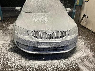 Gebraucht Skoda Octavia 150 PS (110 kW) 2016 Weiß Kleinwagen