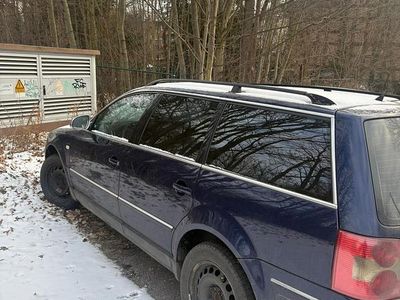 Blau Gebraucht 2002 VW Passat Kombi | 2.600 € (Etwas zu teuer)
