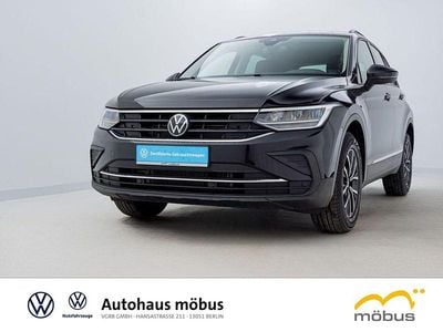 Gebraucht VW Tiguan Life 150 PS (110 kW) 2023 Deep black perleffekt SUV