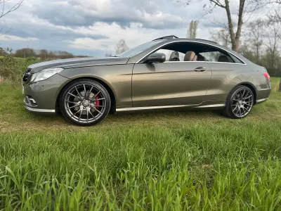 Usata Mercedes E350 292 CV (214 kW) 2009 Andere farben Coupé