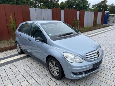 Mercedes B200