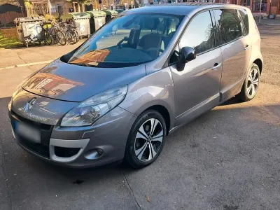Gebraucht Renault Scénic III 131 PS (96 kW) 2011 Gold Van / Kleinbus