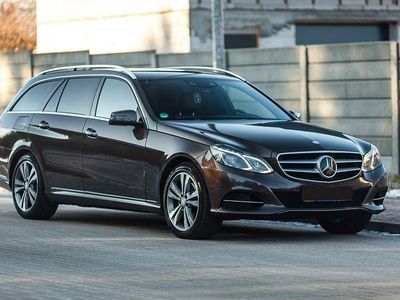 Braun Gebraucht 2014 Mercedes E300 Kombi | 12.499 €