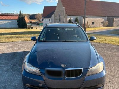 Gebraucht BMW 320 163 PS (119 kW) 2005 Blau Kombi