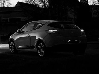 Gebraucht Renault Mégane III 131 PS (96 kW) 2011 Weiß Coupé