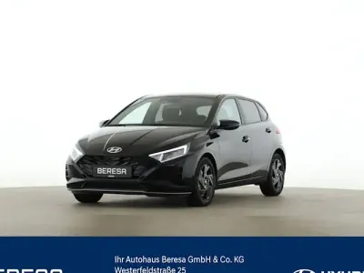 Neu Hyundai i20 Blackline 90 PS (66 kW) 2026 Schwarz Kleinwagen