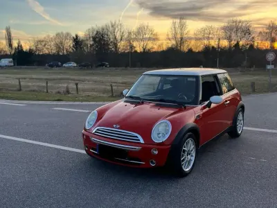 Używany Mini Cooper 116 KM (85 kW) 2004 Czerwony Hatchback