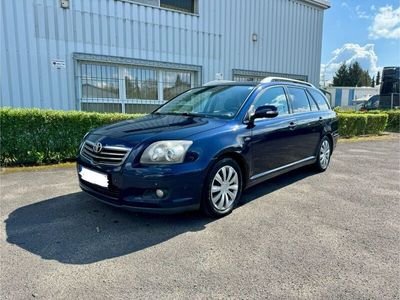 gebraucht Toyota Avensis Combi Executive 2,2-l-D-CAT Executive