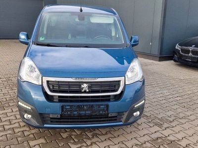 Gebraucht Peugeot Partner Tepee Allure 120 PS (88 kW) 2015 Blau Van / Kleinbus