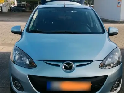 Gebraucht Mazda 2 75 PS (55 kW) 2011 Blau Kleinwagen
