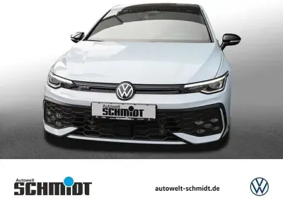 Gebraucht VW Golf VIII GTE 272 PS (200 kW) 2025 Crystal ice blue metallic Limousine