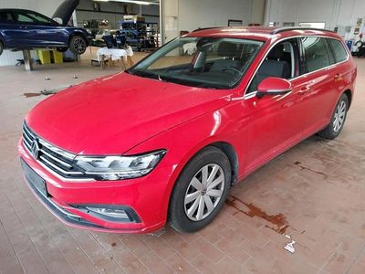 Gebraucht VW Passat Business 122 PS (89 kW) 2023 Rot Kombi