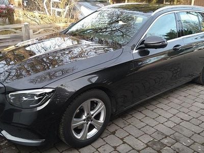 Gebraucht Mercedes E220 Avantgarde 194 PS (142 kW) 2021 Schwarz Kombi