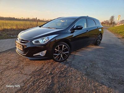 Gebraucht Hyundai i40 Premium 136 PS (100 kW) 2012 Schwarz Kombi