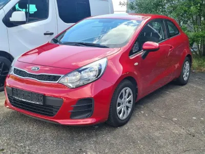 Gebraucht Kia Rio Edition 7 109 PS (80 kW) 2015 Rot Kleinwagen
