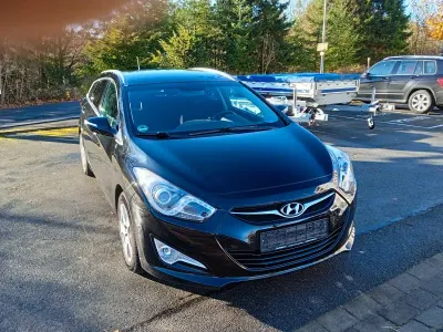 Gebraucht Hyundai i40 Premium 136 PS (100 kW) 2011 Schwarz Kombi
