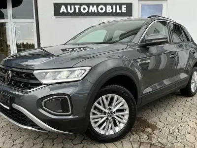 Gebraucht VW T-Roc Life 150 PS (110 kW) 2023 Indiumgrau metallic SUV