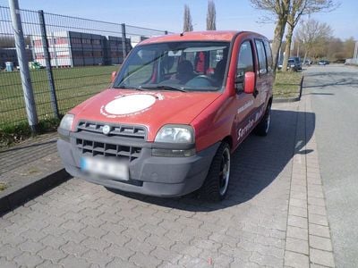 Gebraucht Fiat Doblò 65 PS (47 kW) 2002 Rot Van / Kleinbus