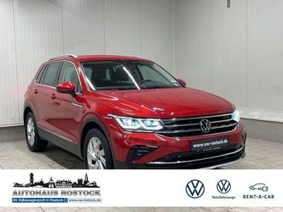 Kings red metallic (metallic) Gebraucht 2023 VW Tiguan Elegance SUV | 28.989 € (Fairer Preis)