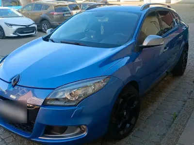 Gebraucht Renault Mégane GrandTour 179 PS (131 kW) 2011 Blau Kombi