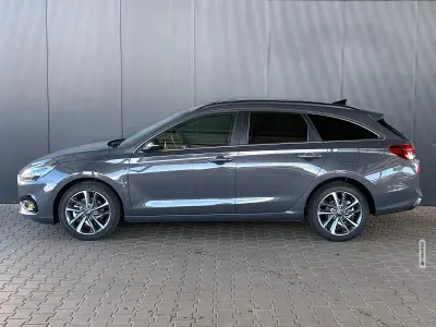 Neu Hyundai i30 Comfort 97 PS (71 kW) 2025 Grau metallic Kombi