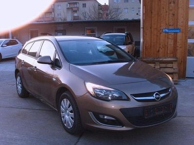 Gold Gebraucht 2013 Opel Astra Kombi | 2.840 € (Guter Preis)